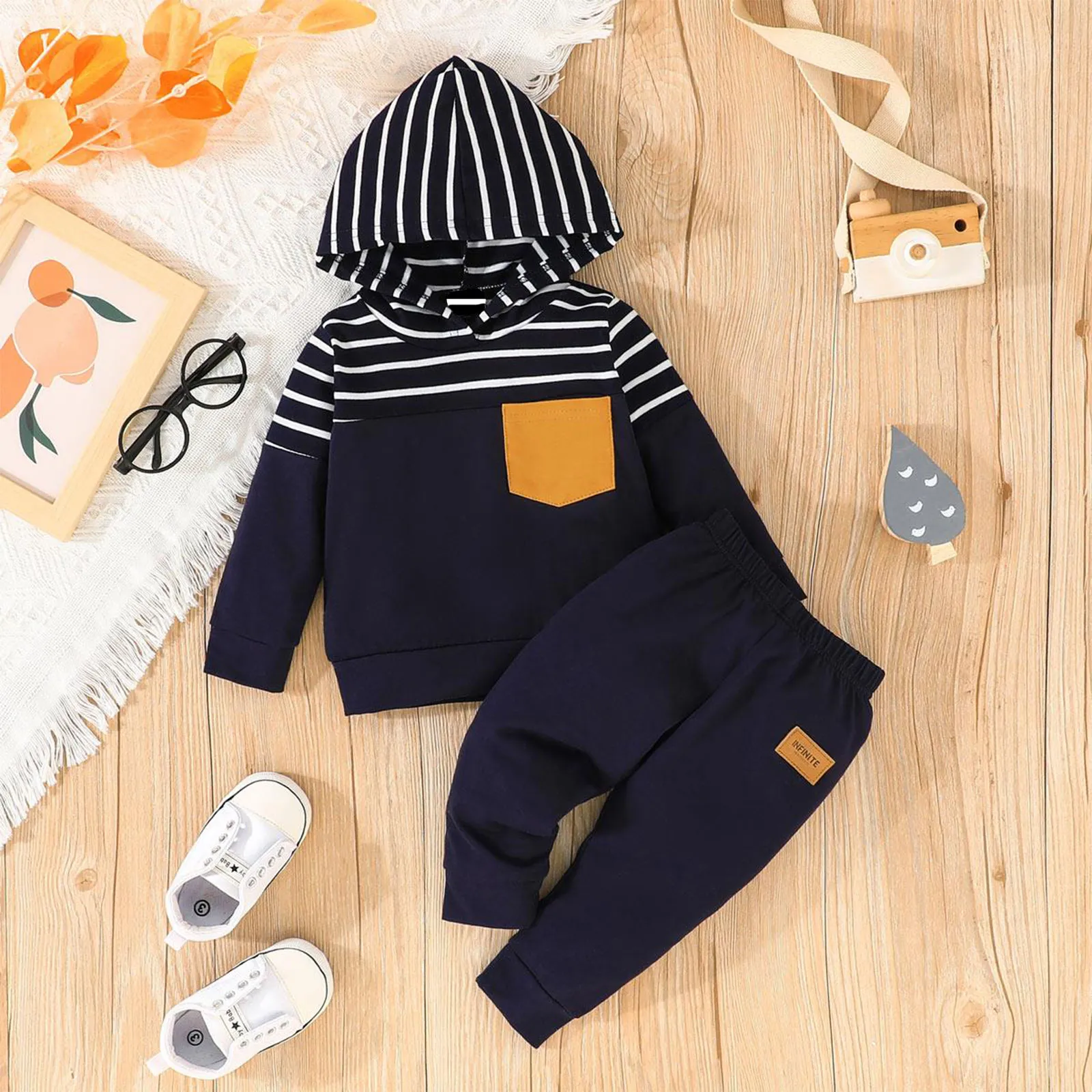 2pcs Toddler Boy Casual Stripe Fabric Stitching Set