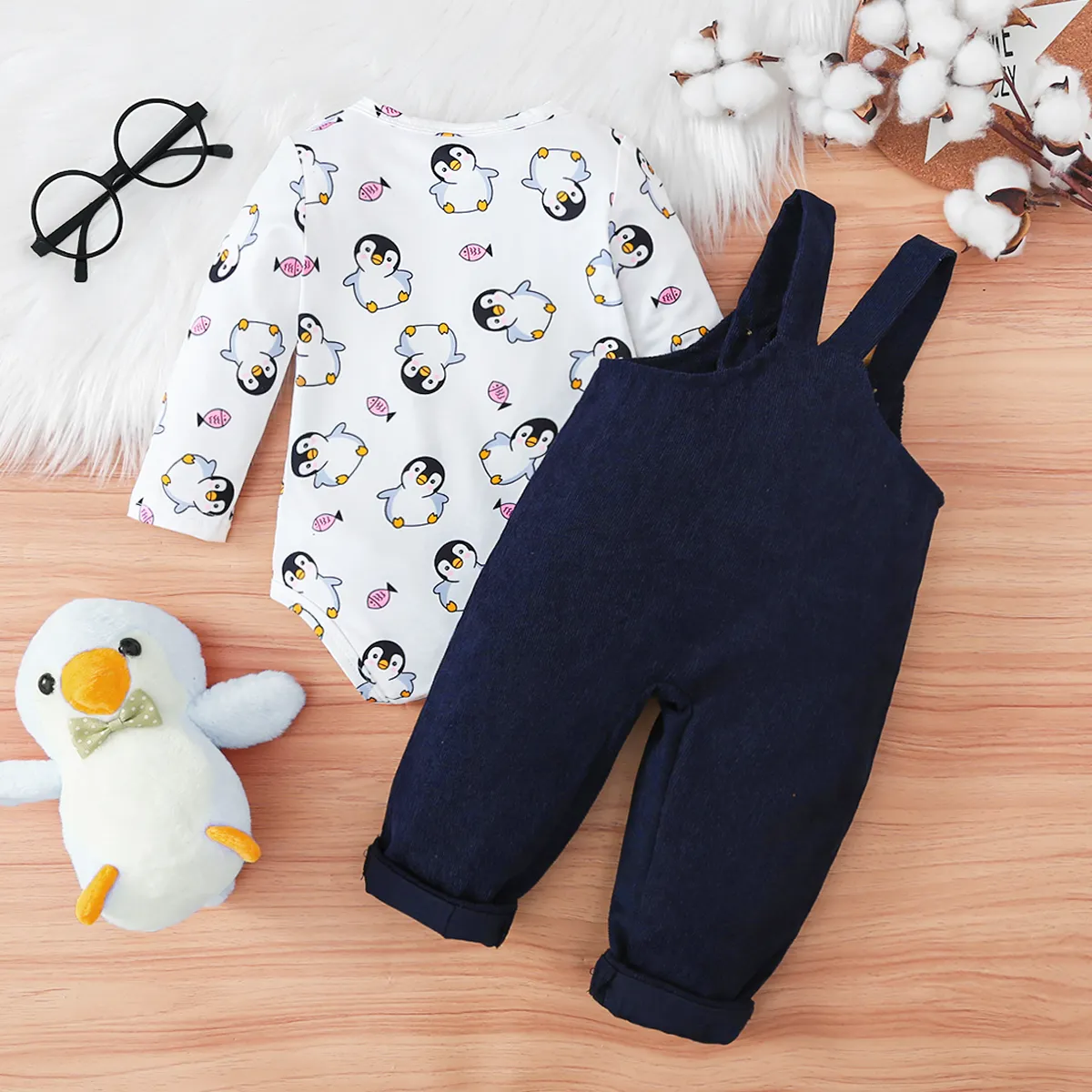 2pcs Baby Girl/Boy Childlike Penguin Print Set Dark Blue/white image 3