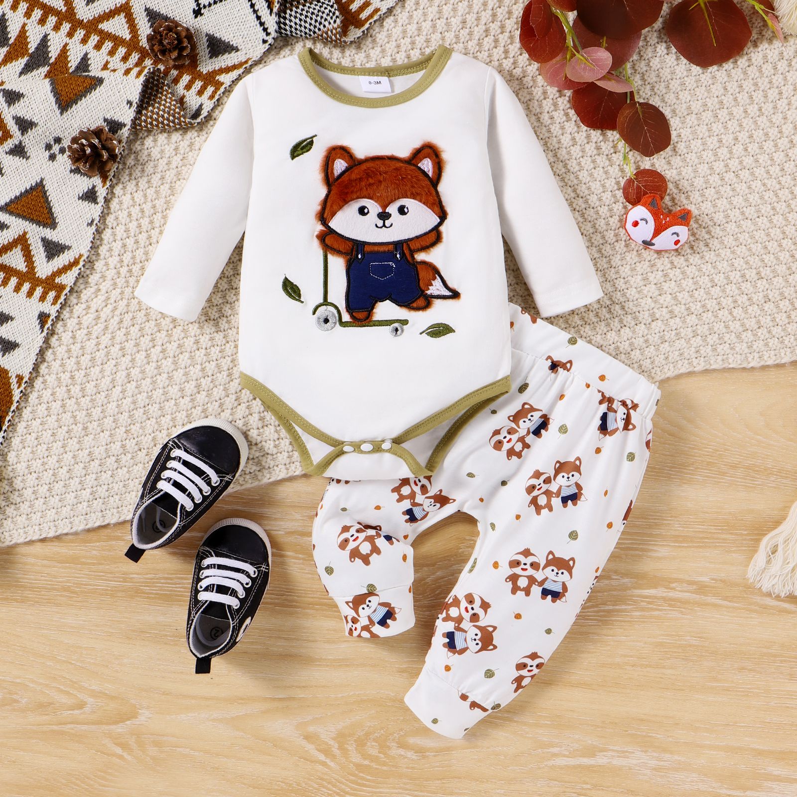 2pcs Baby Girl/Boy Childlike Fox Pattern Embroidered Set