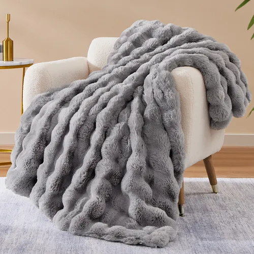 PatPat Dupla Camada de Pelúcia Faux Rabbit Fur Bubble Jacquard Blanket