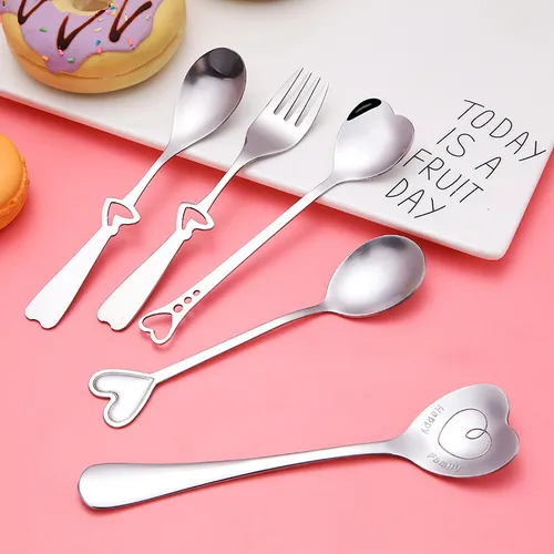 Set of 5 Stainless Steel Heart-shaped Spoons for Coffee and Mixing - Creative and Uniquely Designed