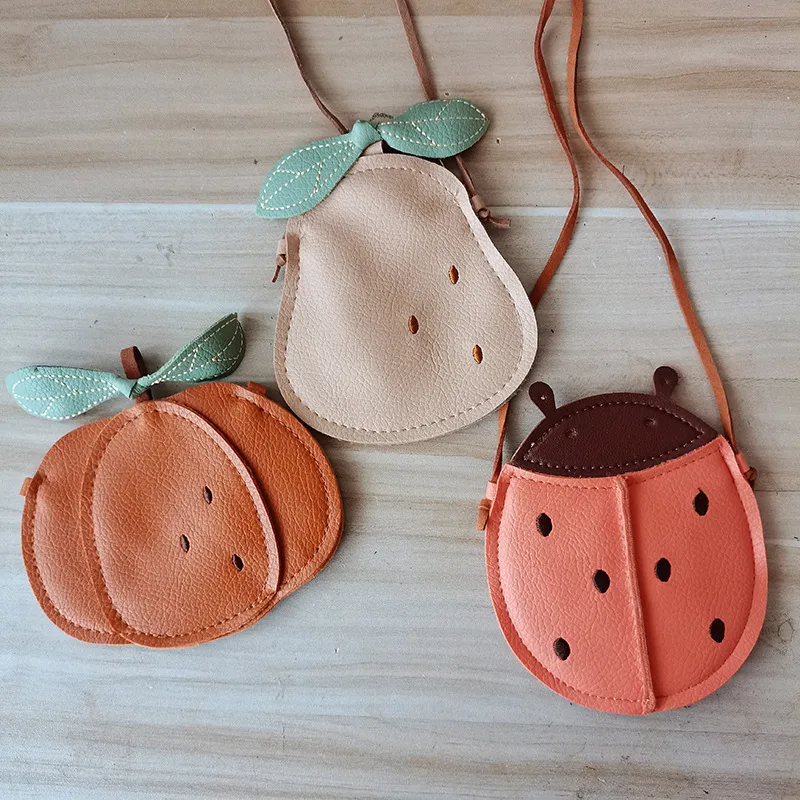 Kids/toddler Childlike Cute shape, soft material, can be a shoulder / diagonal fashion dual-use bag for Children