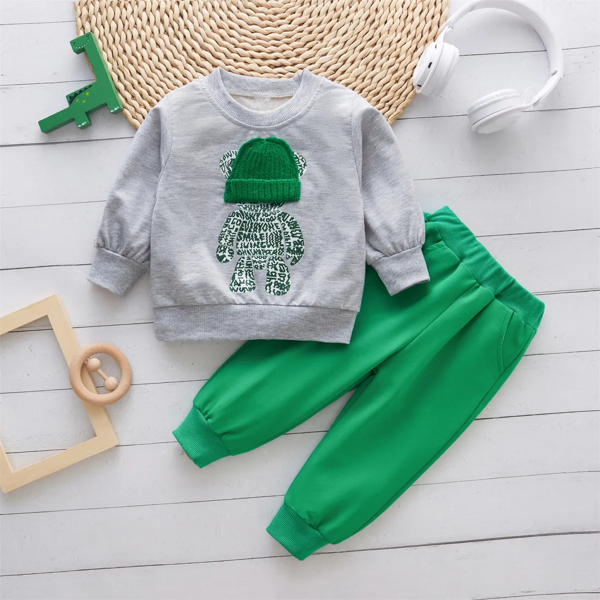 2pcs Baby Boy's Hyper-Tactile 3D Letter Pattern Casual Top And Pants Set With Bear Hat And Long Sleeve