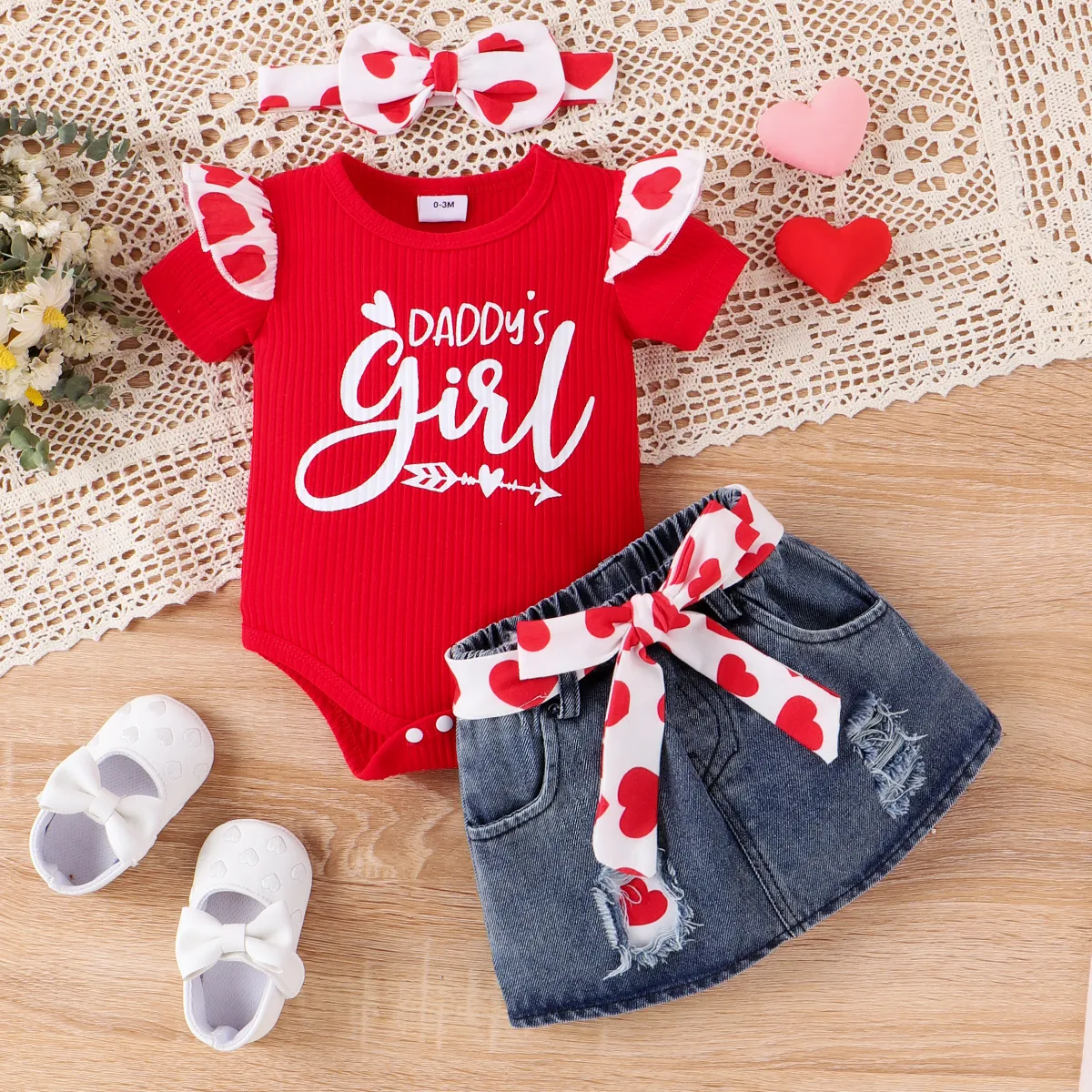 2pcs Baby Girl Sweet Letter Pattern Flutter Sleeve Heart Top and Denim Skirt Set  Red big image 1