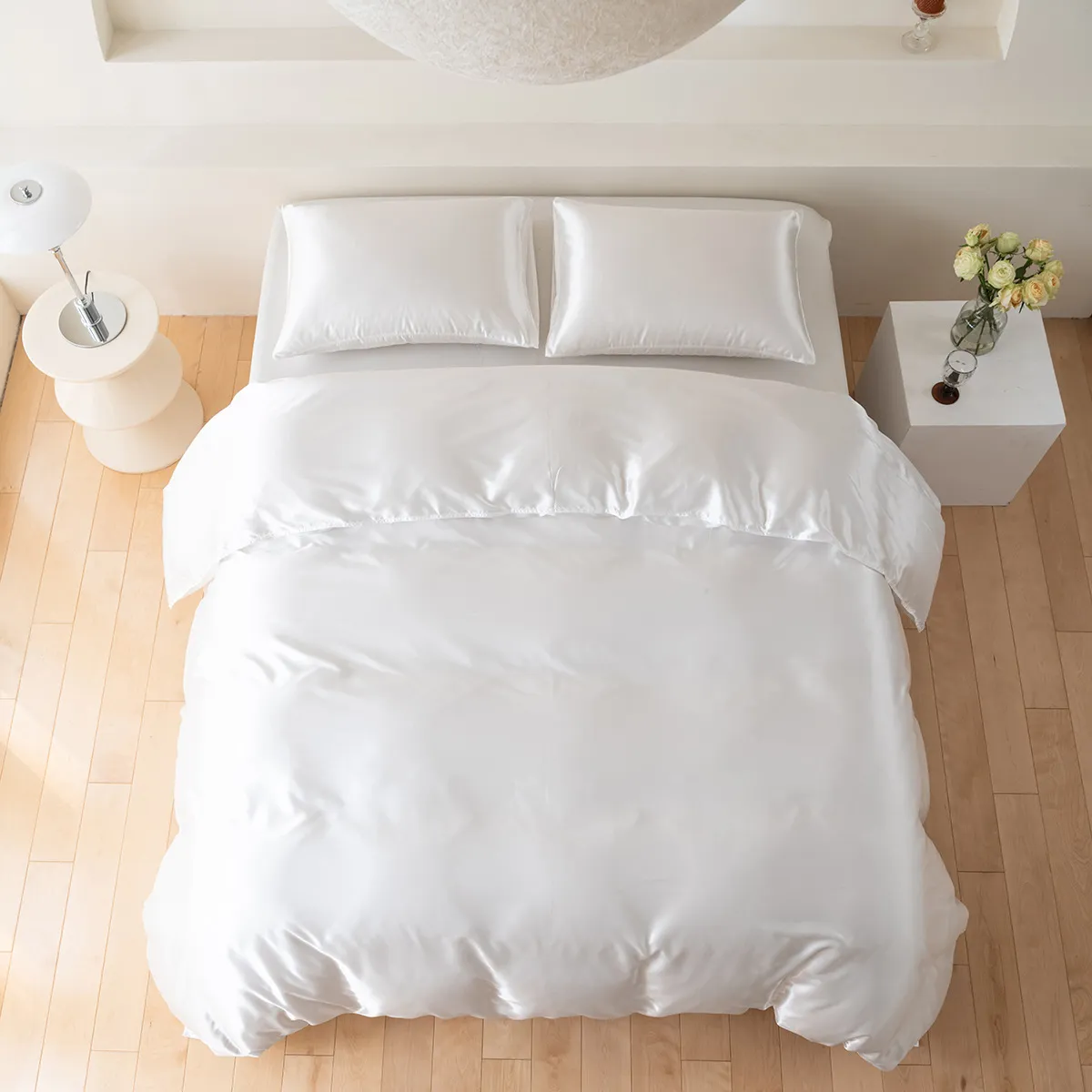 2/3 Stück weiches und bequemes einfarbiges Satinbettwäsche-Set, einschließlich Bettbezug und Kissenbezüge weiß big image 1