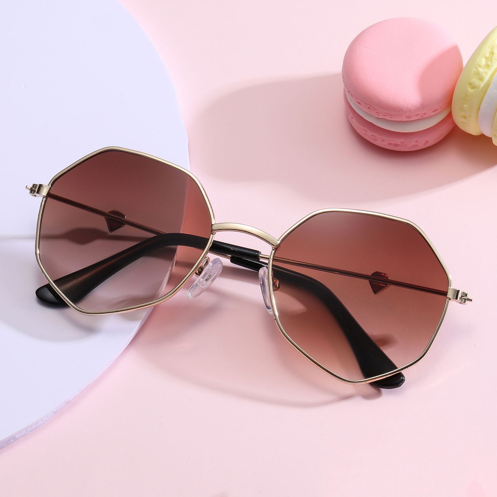 Toddler/kids Girl/Boy Casual Geometric Sunglasses with Sun Protection and Cute Decoration
