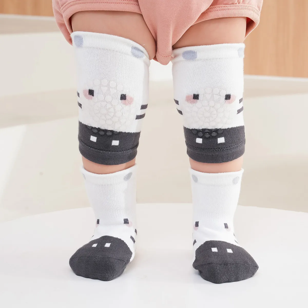Combed Cotton Anti-Slip Knee Pads for Children with Animal Patterns and Glue Points White big image 1