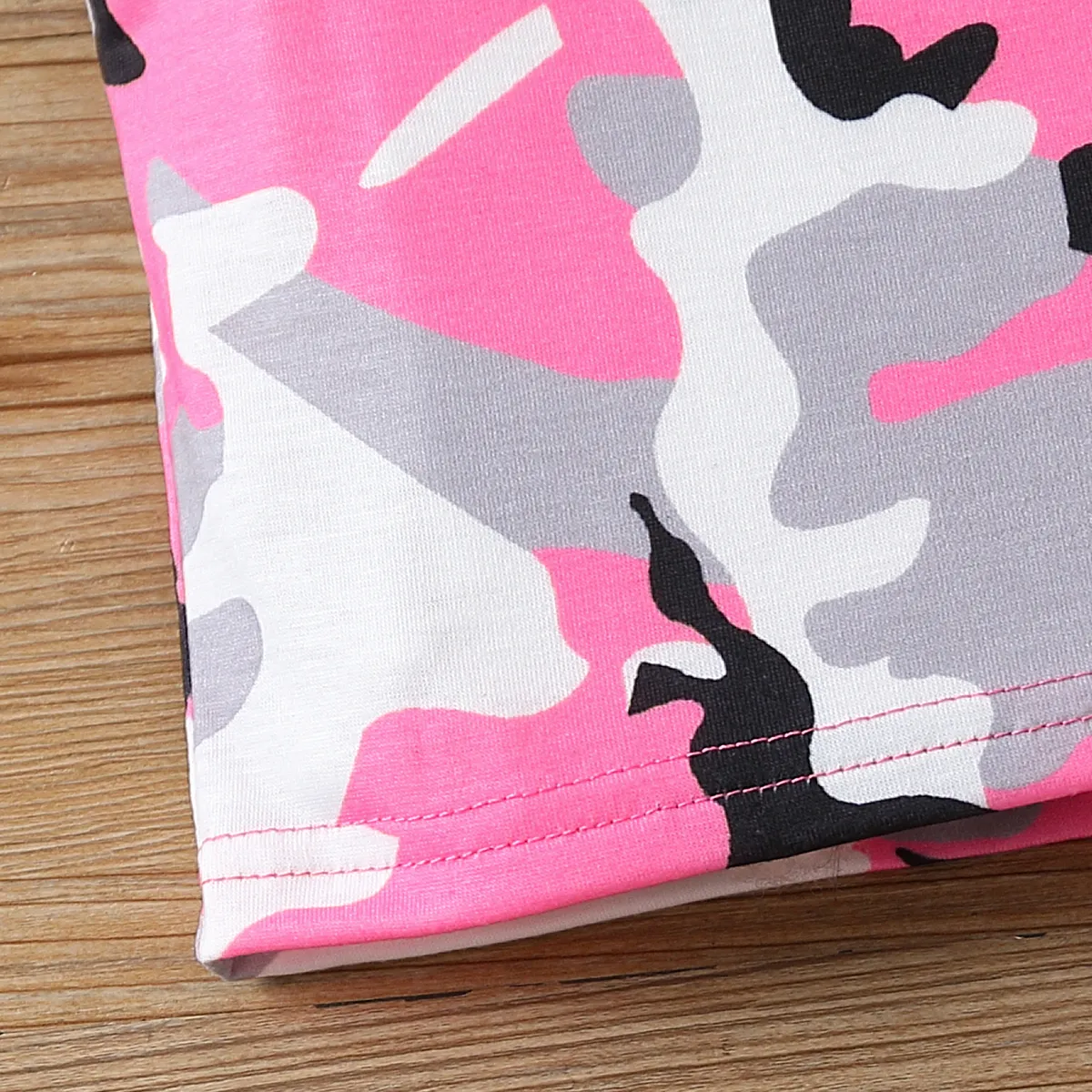  2pcs Kid Girl Camouflage Avant-garde Top and Patch Pocket Pants Set  Hot Pink big image 1