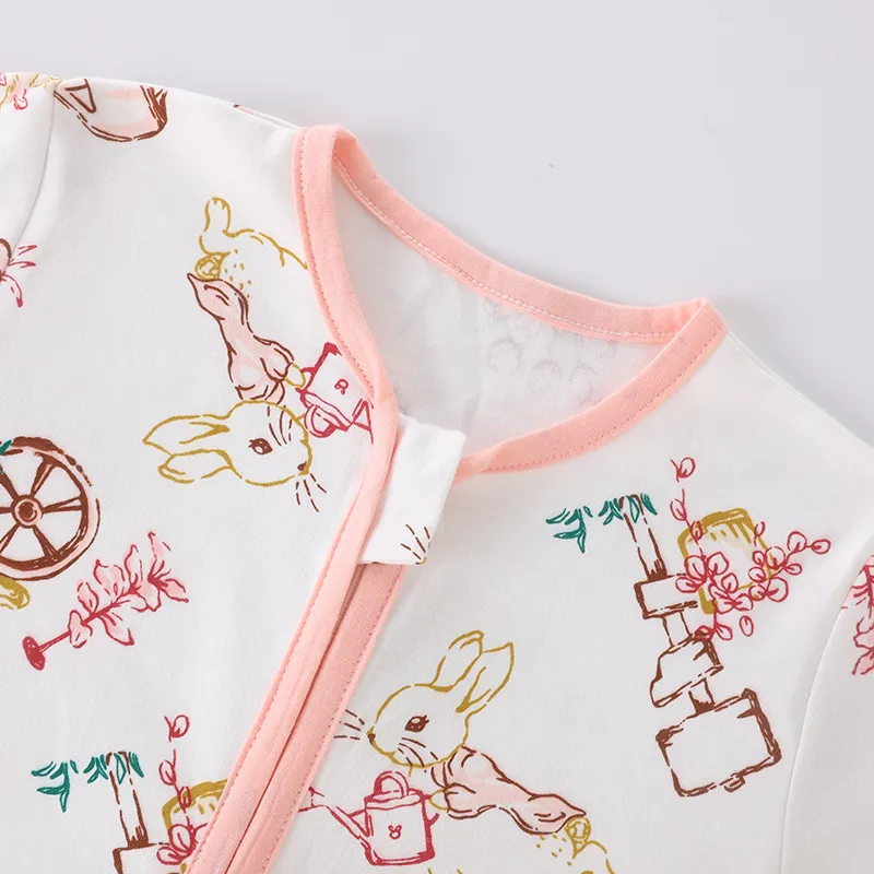 Niedlicher Kinderschlafsack aus reiner Baumwolle mit Kaninchenbedruckung, geeignet für Frühling und Sommer rosa big image 1