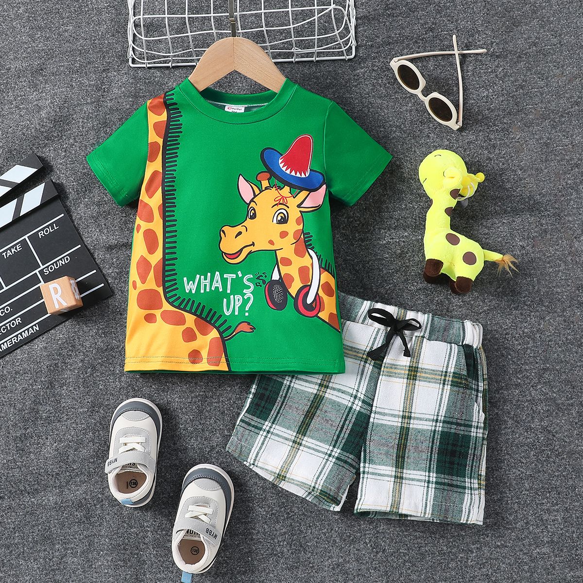 2pc Toddler Boy Giraffe Print Short-sleeve Tee and Shorts Set