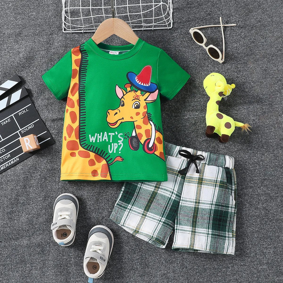 2 pièces Enfant en bas âge Garçon Enfantin Girafe ensembles de t-shirts Vert big image 1
