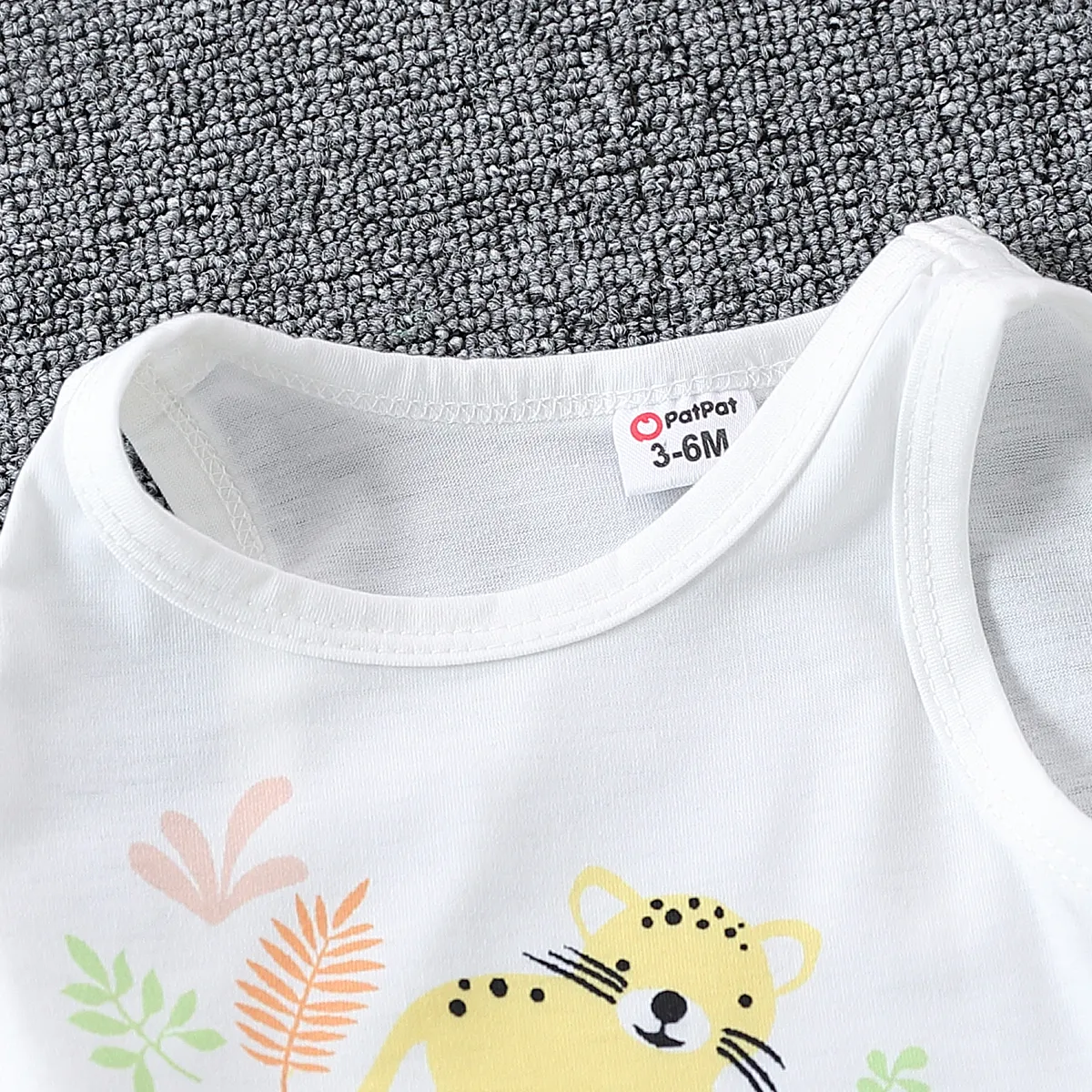2pcs Baby Boys Regular Childlike Animal Pattern Top and Shorts Set  White big image 1