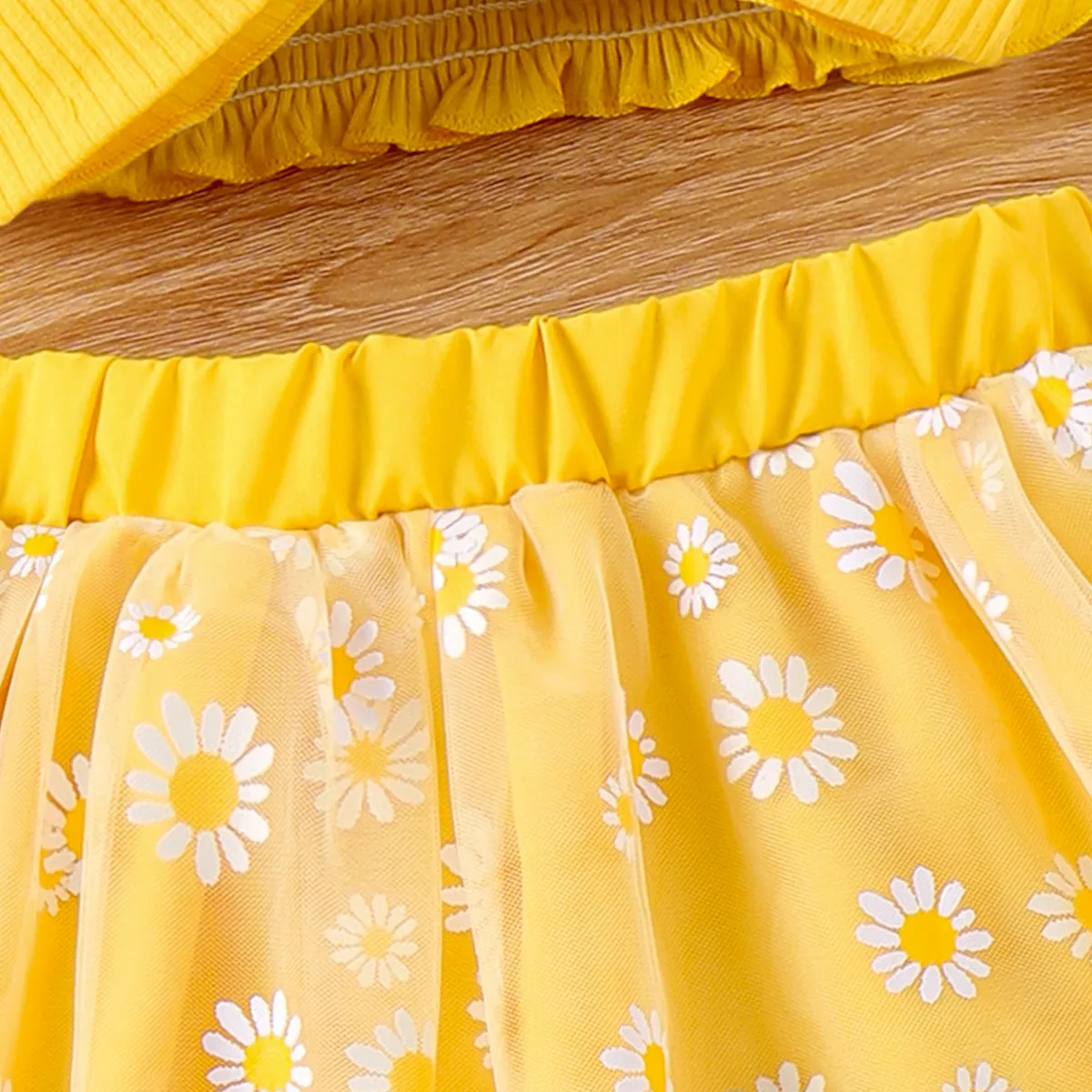 2pcs Toddler Girls Little Daisy Smocked Tank Top and Half-skirt Set  Yellow big image 1
