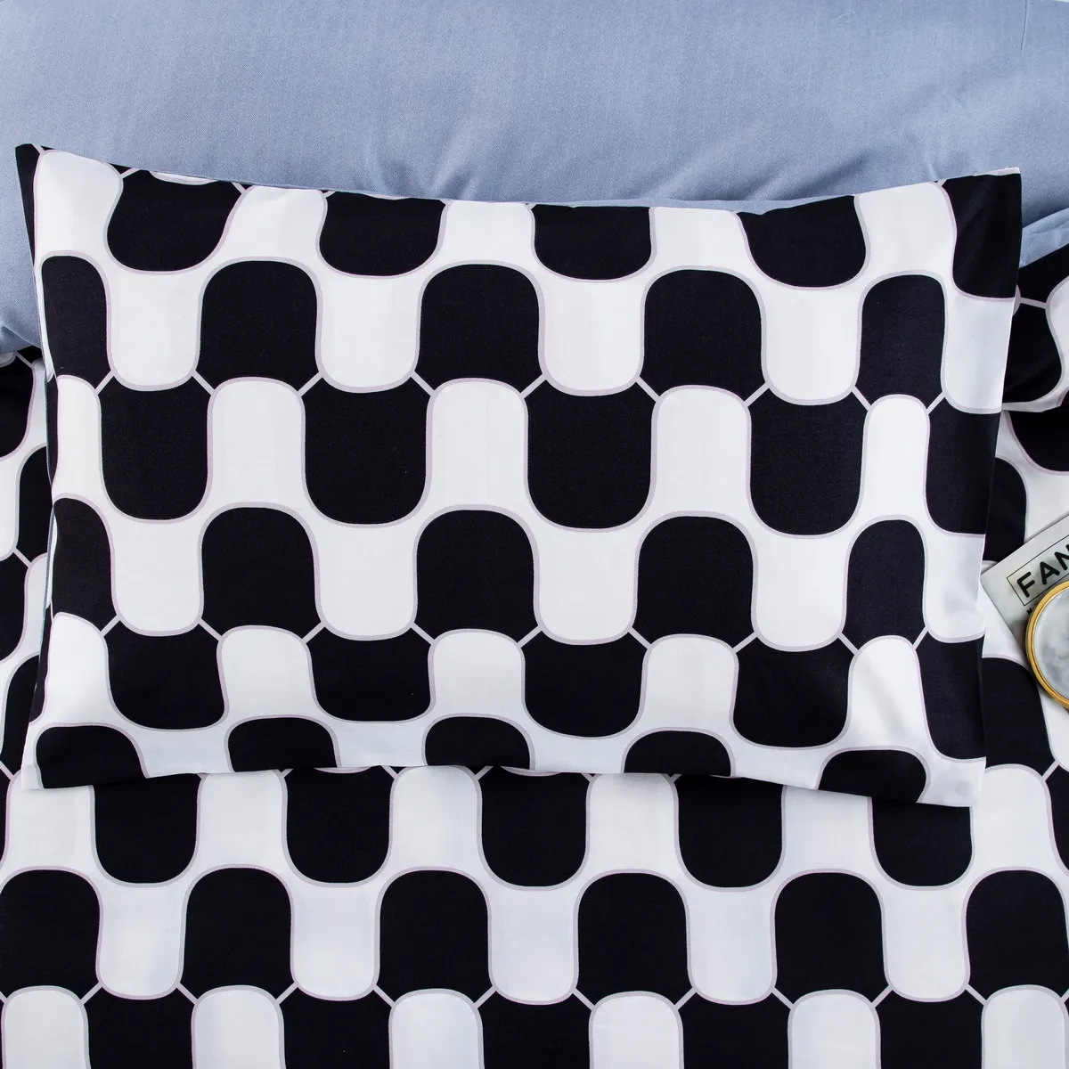 2/3pcs Juego de ropa de cama moderno y minimalista con patrón geométrico de dibujos animados, incluye funda nórdica y fundas de almohada blanco y negro big image 1