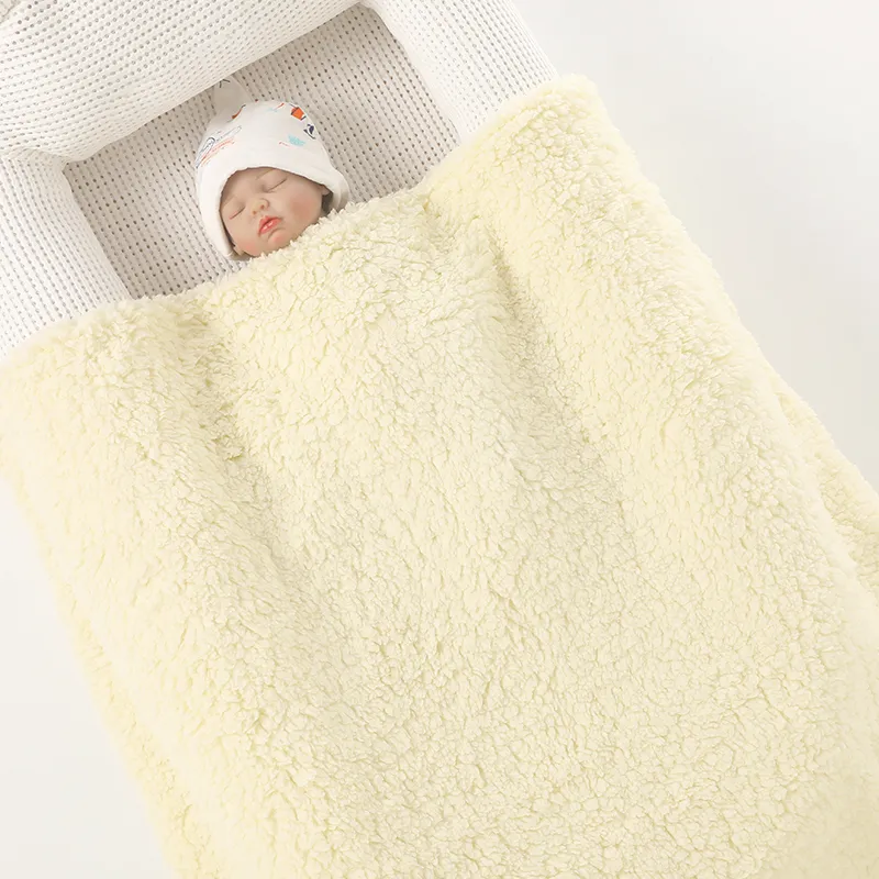 Coperta in cashmere Baby Lamb a doppio strato con design a pois 3D per un sonno confortevole e tranquillo color crema big image 1