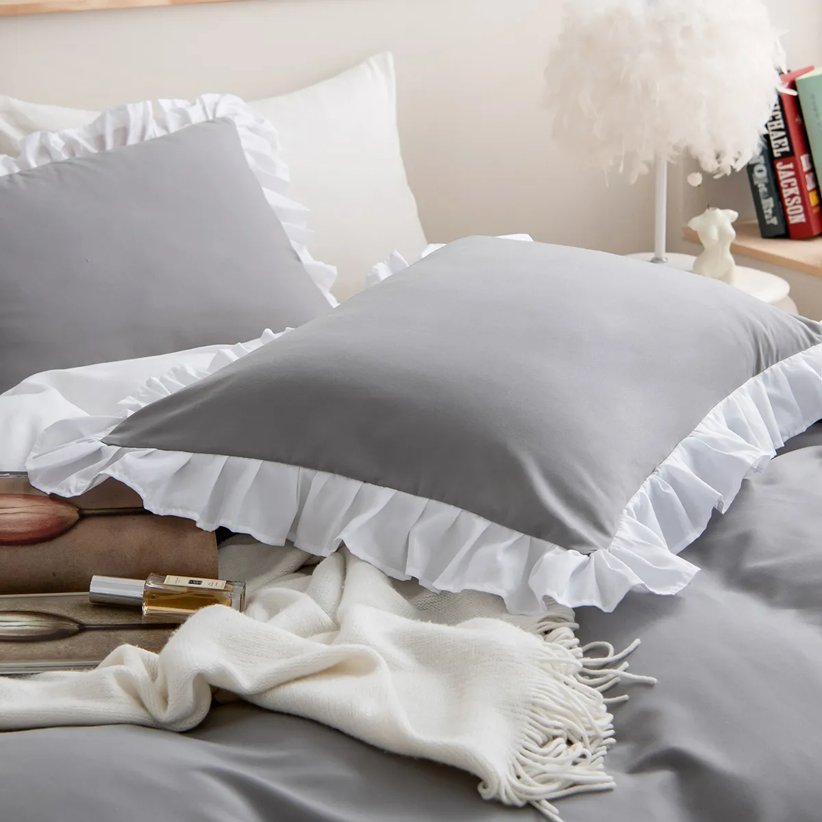2/3件柔軟舒適的純色床上用品套裝，包括羽絨被套和枕套 灰色 big image 1