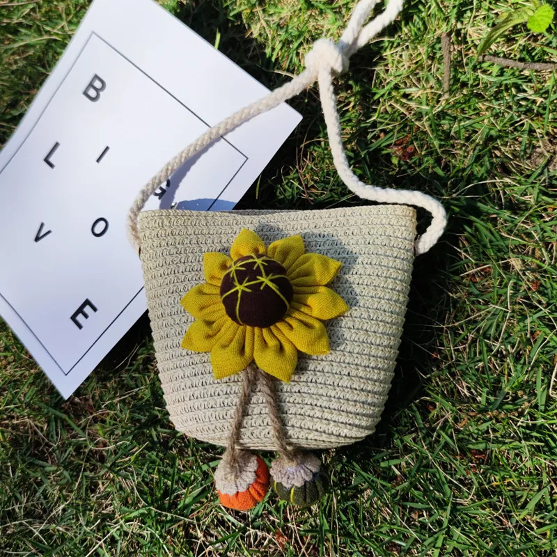 Kleinkind/Kinder Süße handgewebte Stroh-Minitasche mit niedlichem Blumendesign Farbe-A big image 1