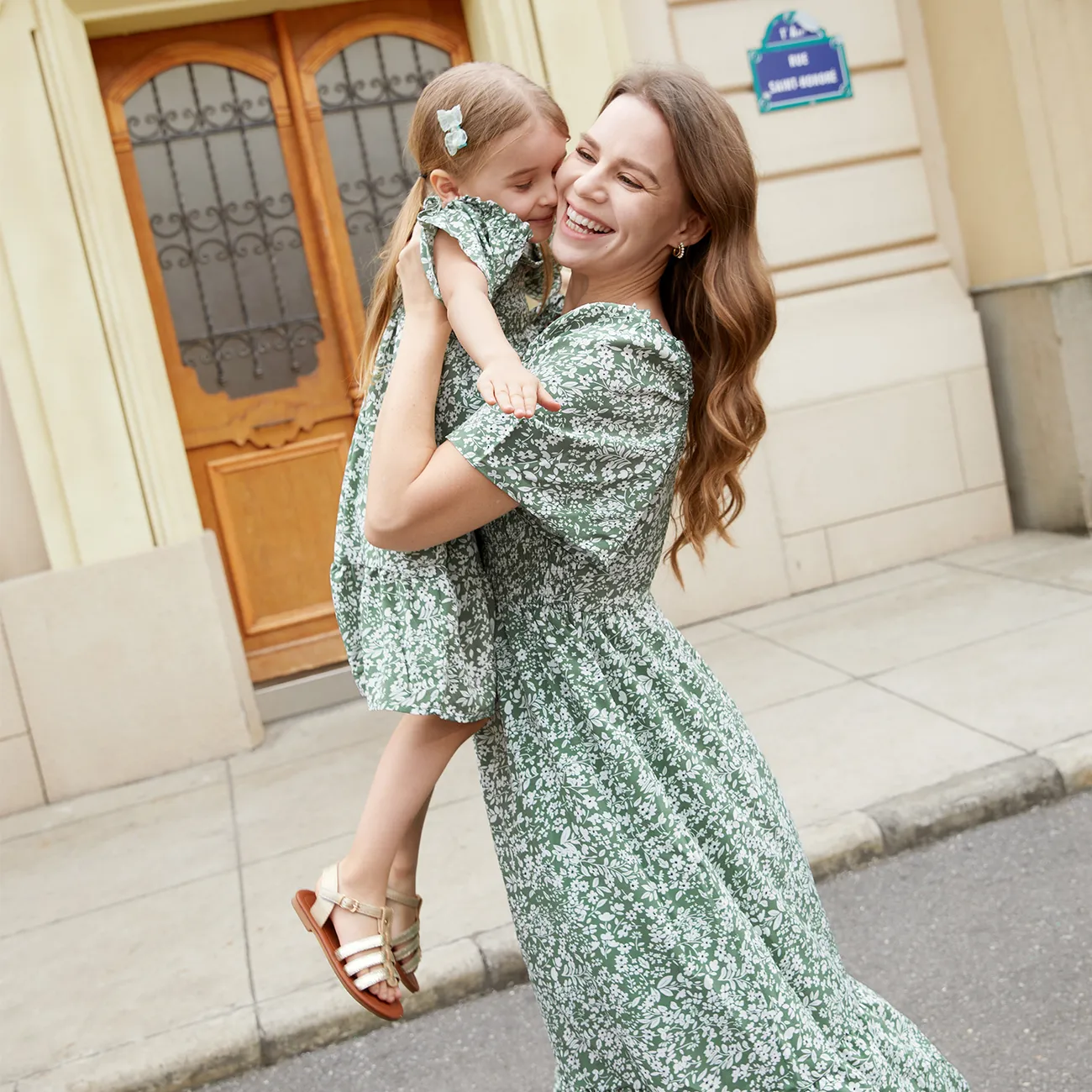 Family Matching Allover Floral Print Smocked Dresses and Colorblock Striped Cotton T-shirts Sets Green big image 1