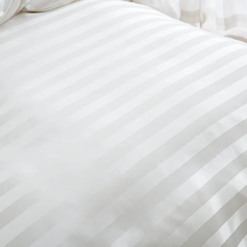 2/3 piezas de ropa de cama de poliéster a rayas de satén de estilo simple, que incluye funda nórdica y fundas de almohada Blanco big image 1