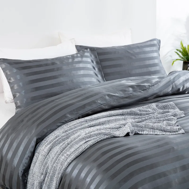 2/3 Stück einfache Satin-gestreifte Polyesterbettwäsche, einschließlich Bettbezug und Kissenbezüge grau big image 1
