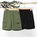 Pantalones cortos casuales para niños con bolsillo de parche, juego de 1 pieza, color sólido, 100% poliéster, lavable a máquina Ejercito verde