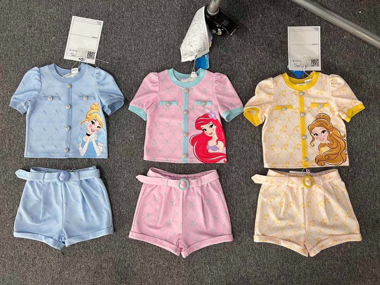 

Disney Princess Toddler Girls Ariel 2pcs Tweed Plaid Character Print Puffy-sleeve Top with Detachable Belt Shorts Set