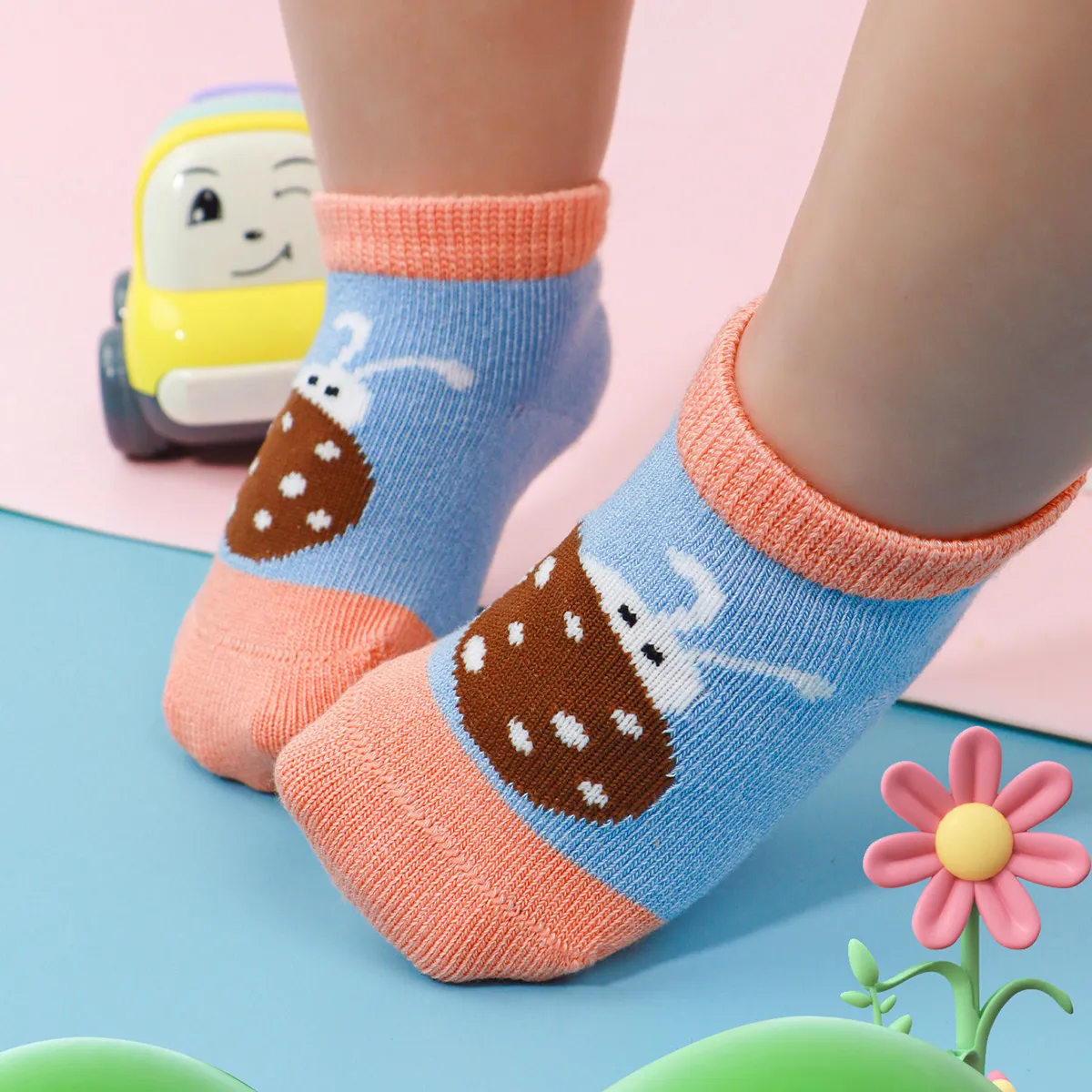 Paquete colorido de 4 calcetines cortos antideslizantes para bebés vistoso big image 1