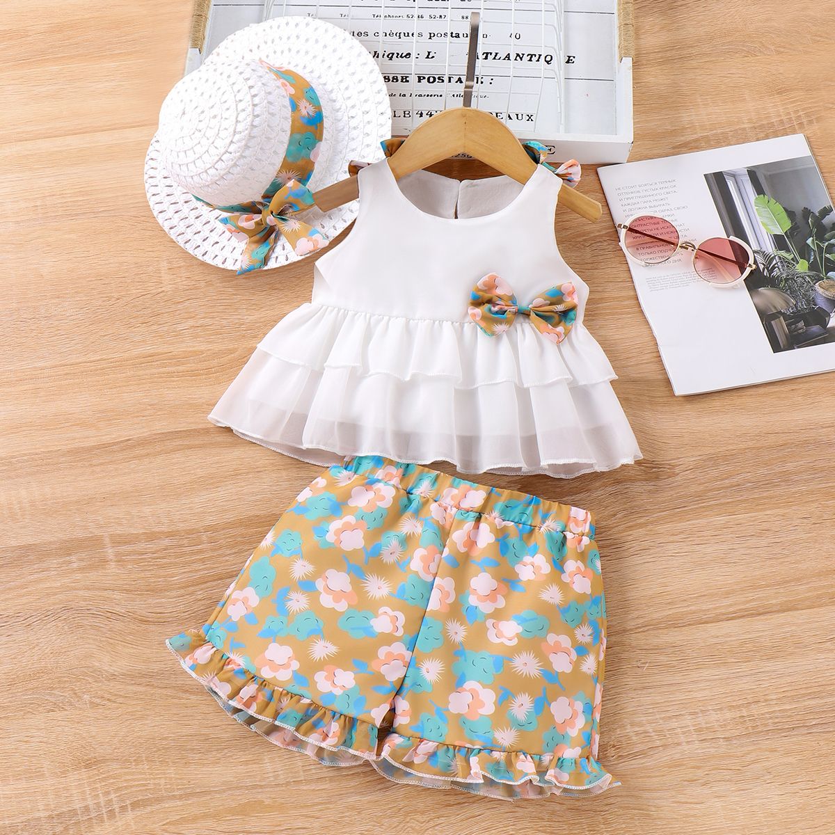 3pcs Toddler Girl Bow Decor Hat & Layered Ruffled Tank Top & Floral Print Shorts Set