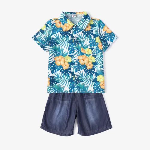 Kid Boy 2pcs Conjunto de camisa con estampado de plantas tropicales y pantalones cortos de mezclilla