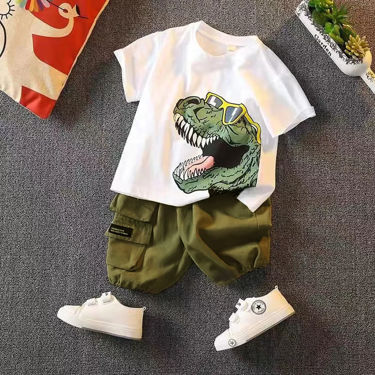 2 unidades Niño pequeño Chico Bolsillo de parche Infantil Dinosaurio conjuntos de camiseta Blanco big image 1