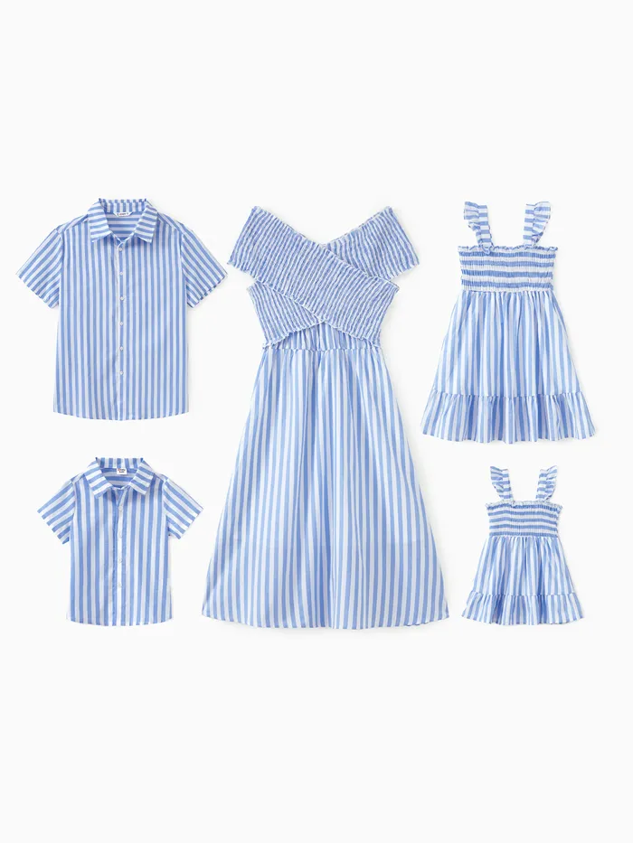 Familien-Matching-Sets Blaues vertikal gestreiftes Hemd oder gerafftes Kreuz-Oberteil schulterfreies Kleid