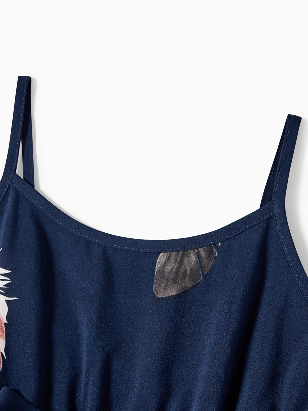 Girl - Family Matching Allover Feather Print Belted Cami Dresses and Short-sleeve Spliced Tee Sets - Tibetanbluewhite - image 8