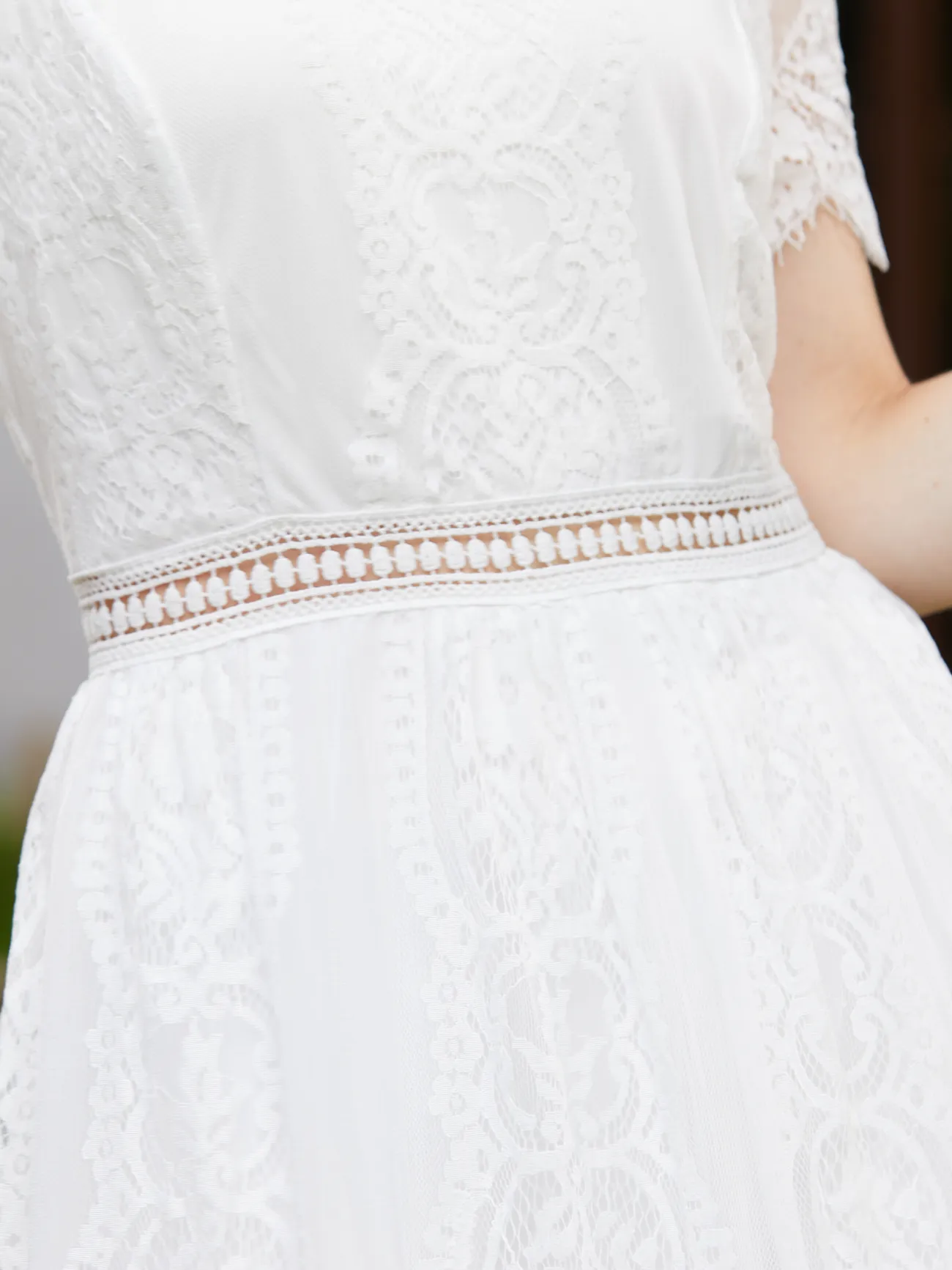 Women - White Lace Dresses Mommy and Me - Elegant Dresses for Wedding Guest (Short Sleeves) - White - image 4
