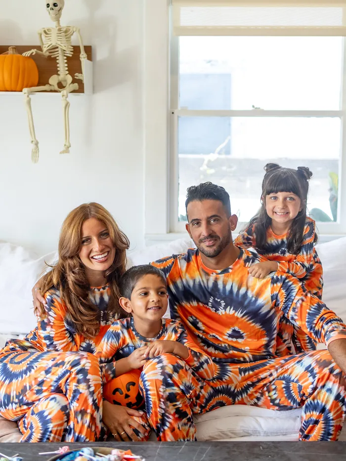 Famille d’Halloween assorti citrouille orange tie-dye ensembles de pyjamas à manches longues avec cordon de serrage et poches 