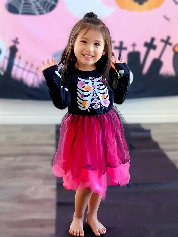 Niña pequeña Halloween Vestido de empalme de malla con estampado de esqueleto