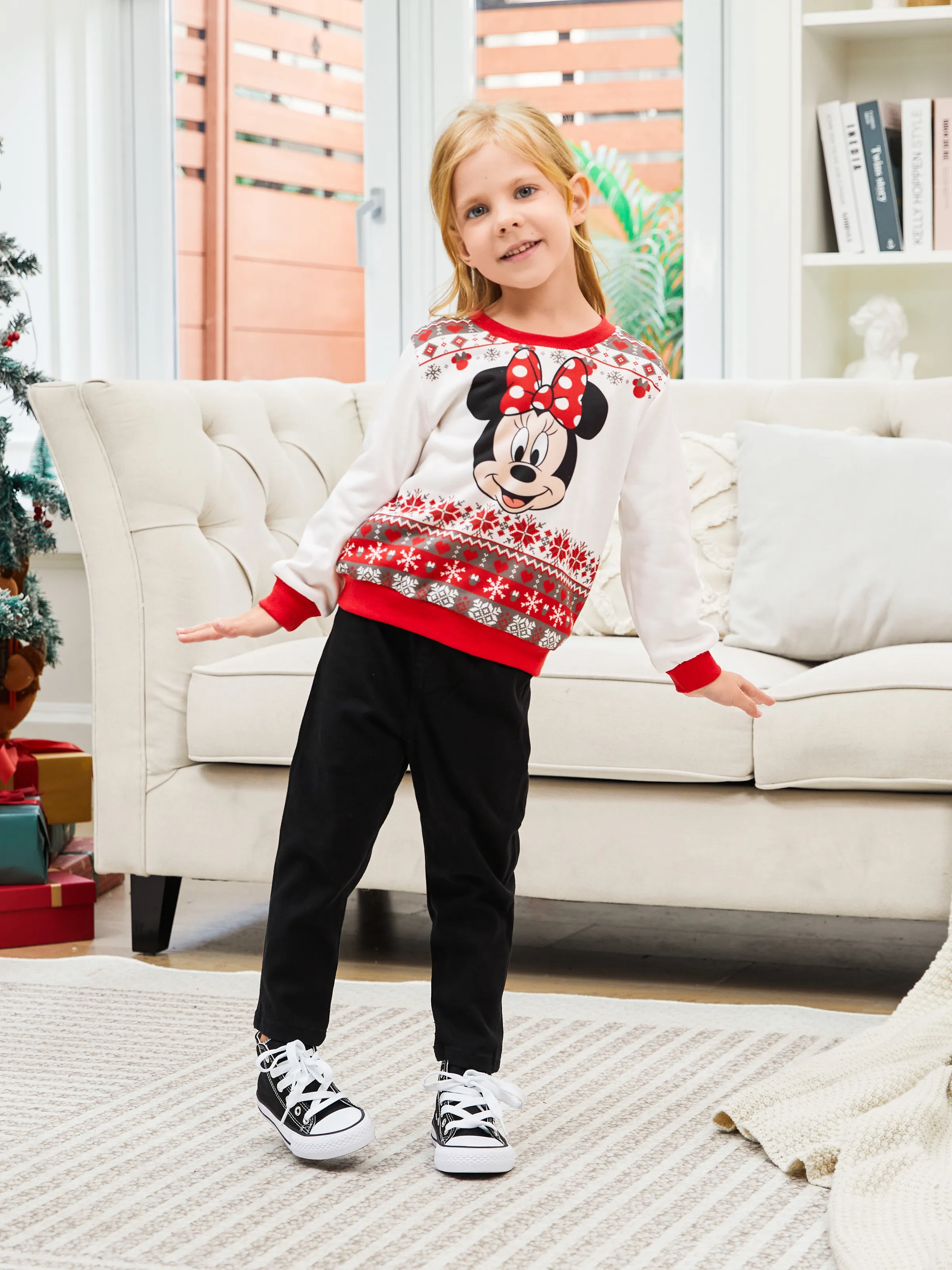 

Disney Mickey and Friends Family matching Christmas Print Long-sleeve Sweatshirt