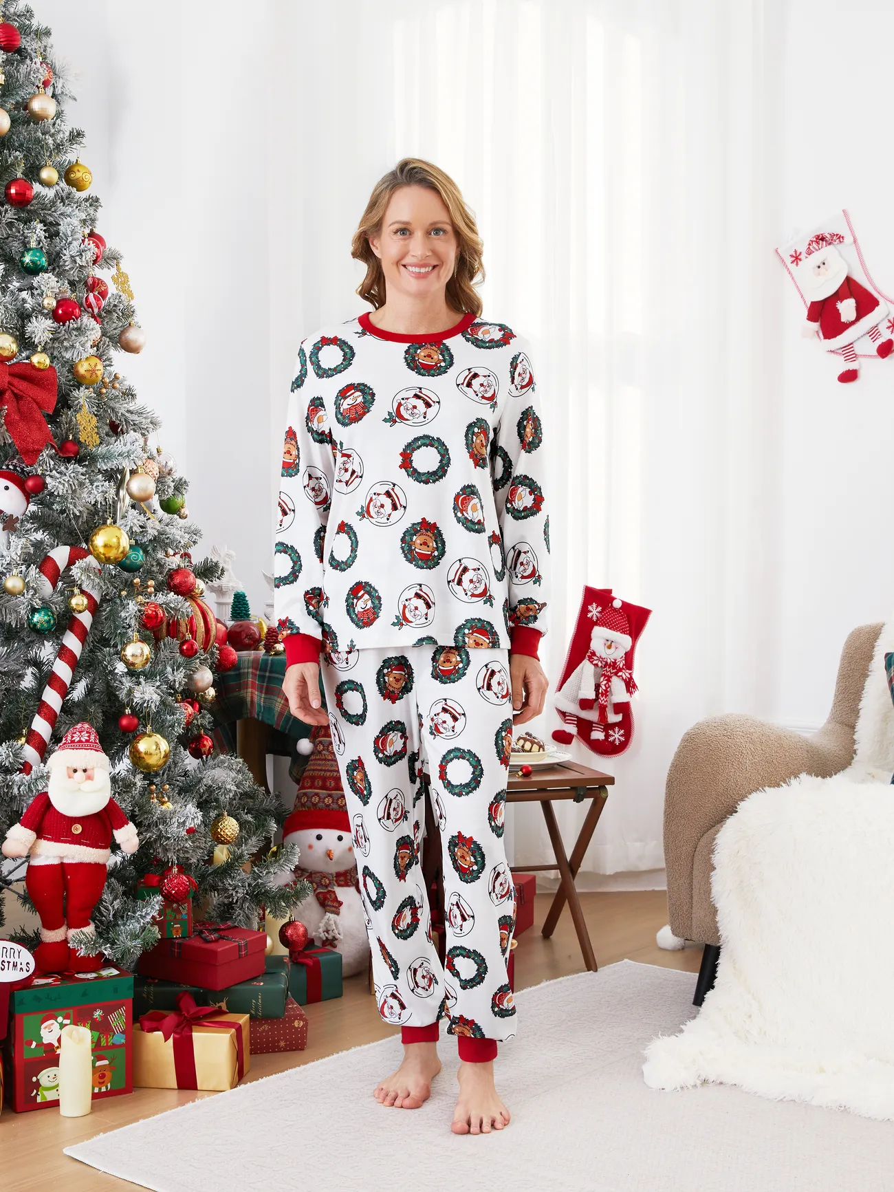 

Christmas Pajamas Family Matching Santa & Reindeer Wreath Pajamas Sets