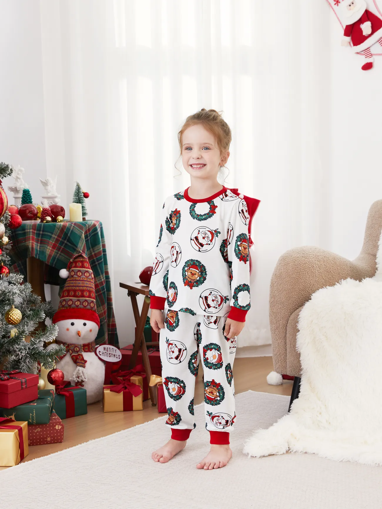 

Christmas Pajamas Family Matching Santa & Reindeer Wreath Pajamas Sets