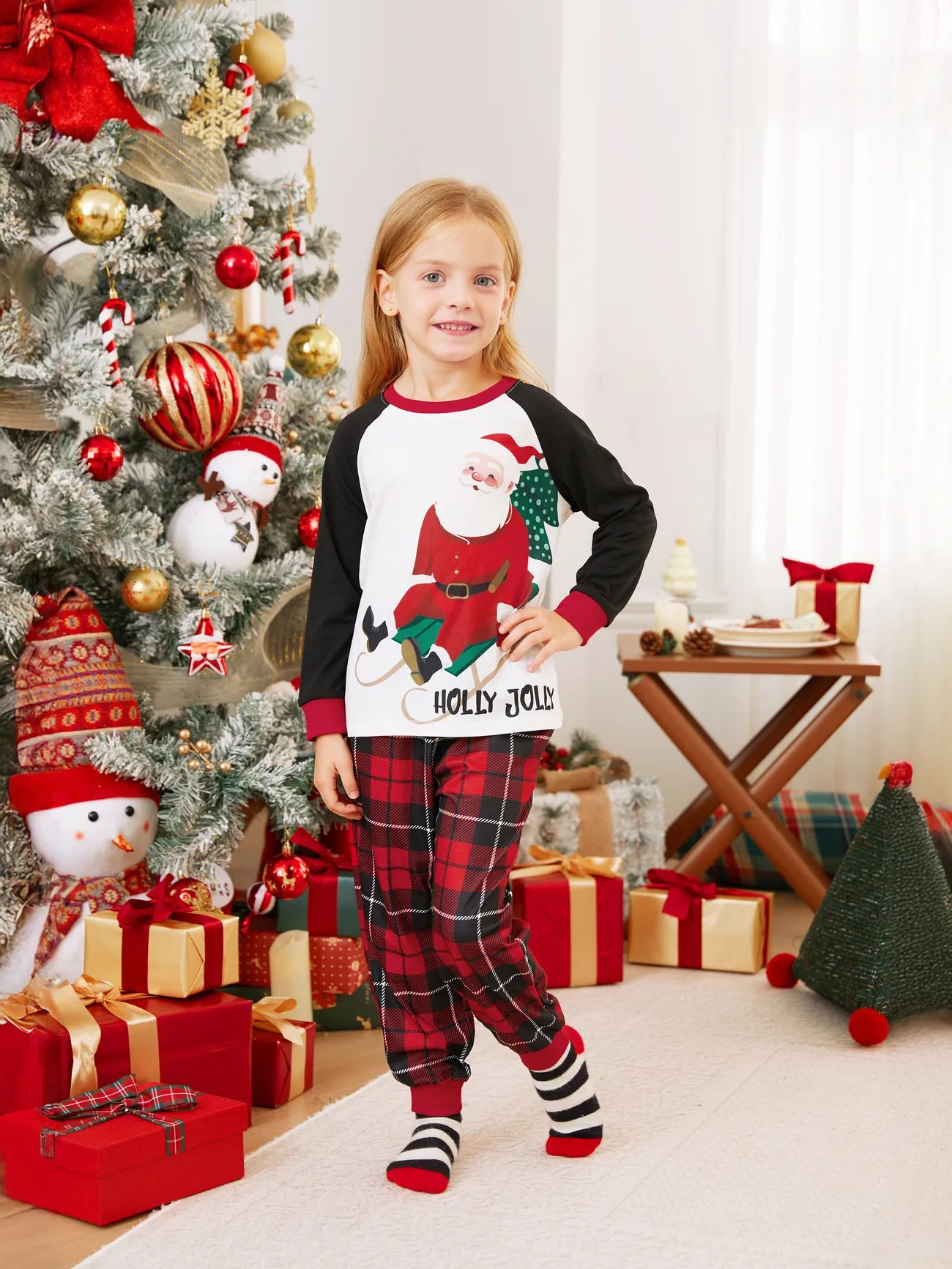 

Christmas Family Raglan Sleeves Funny Santa Graphic Plaid Pants Pajamas Sets with Drawstring and Pockets