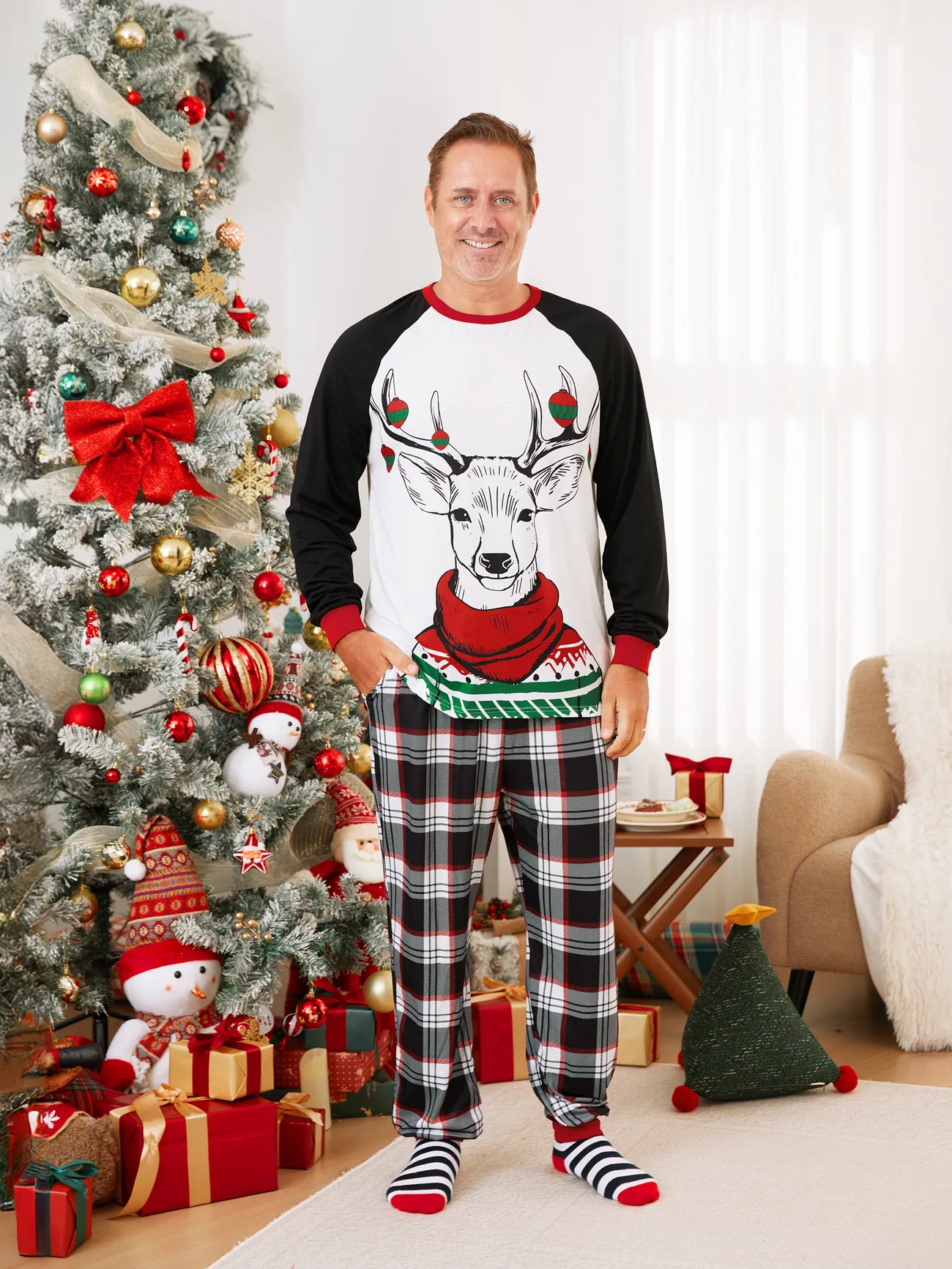 

Christmas Family Matching Black Raglan Sleeves Red Cuffs Reindeer Graphic Plaid Pants Pajamas Sets with Drawstring and Pockets