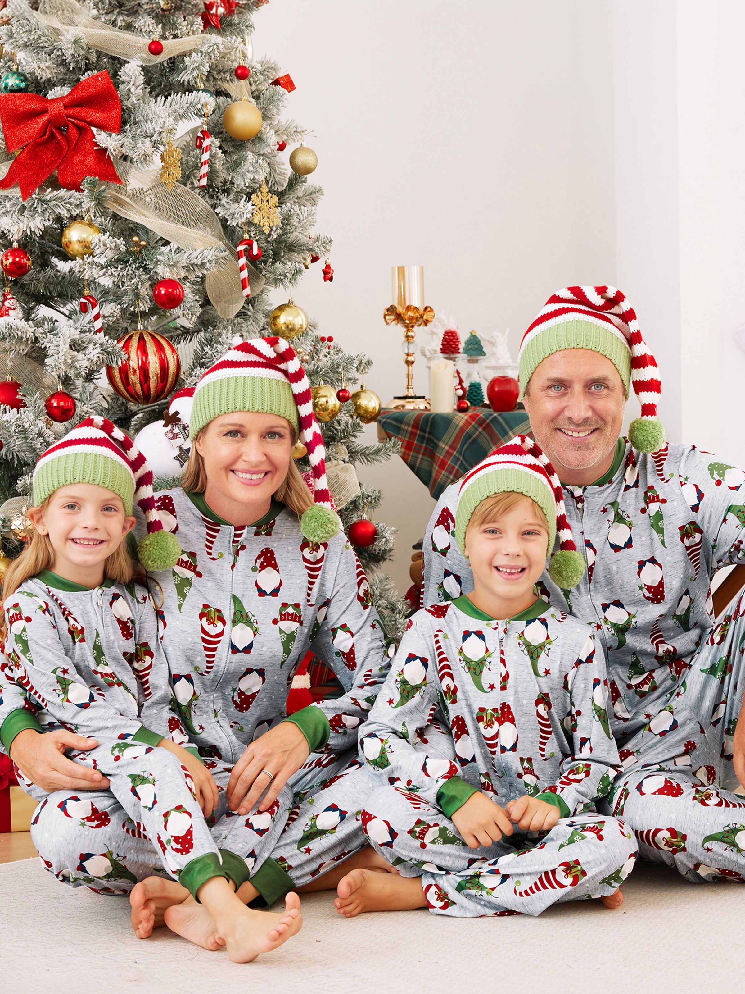 

Christmas Hat Crochet Red&Green Striped Knit Hat Matching for Family