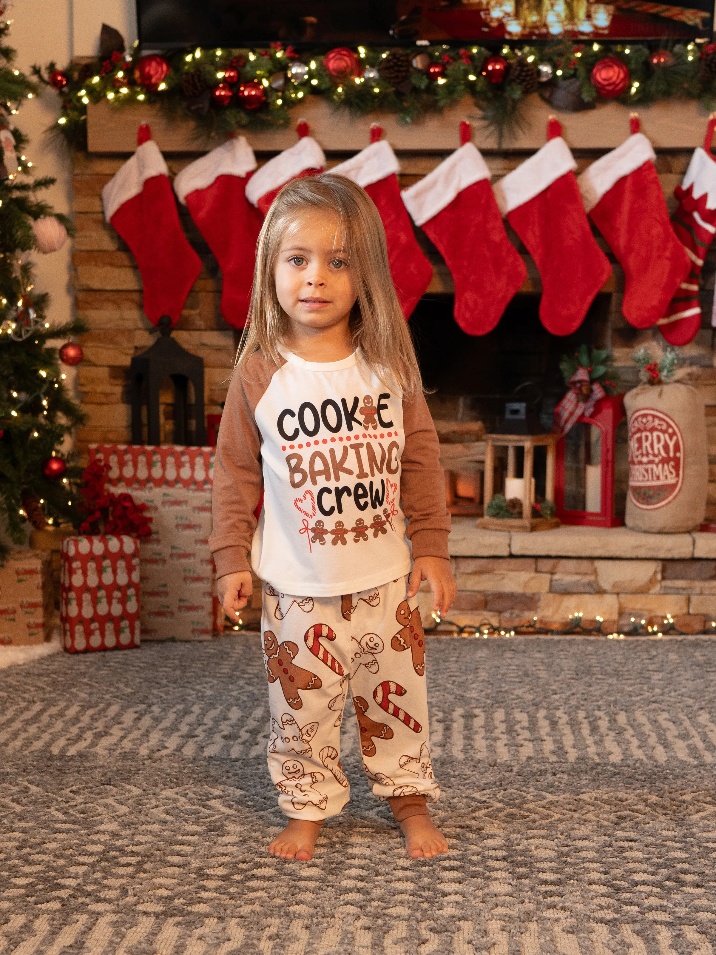 

Christmas Family Matching Letter and Gingerbread Man Print Long-sleeve Pajamas Sets