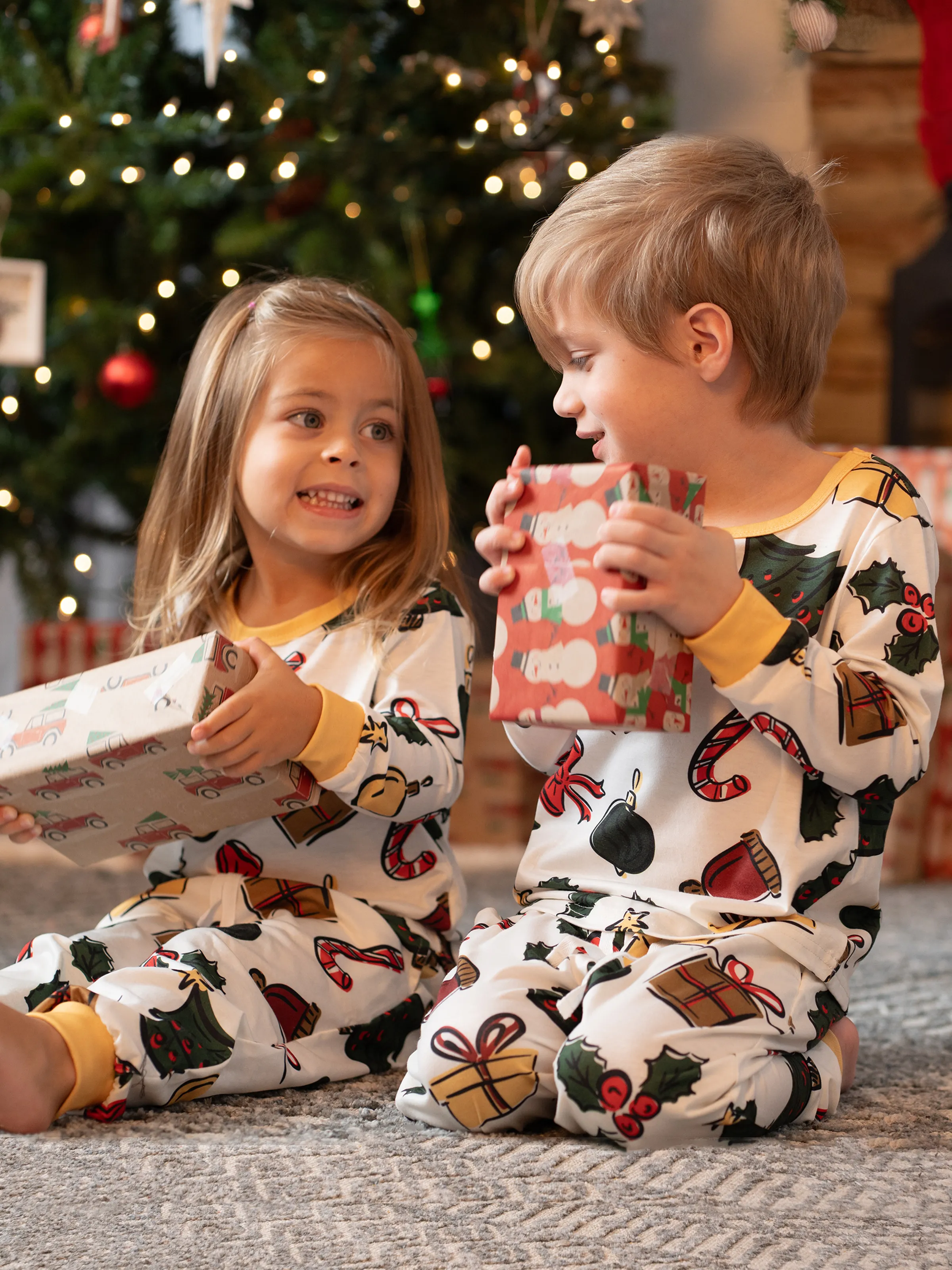 

Christmas Family Matching Allover Christmas-Theme Pattern Pajamas Sets with Drawstring and Pockets