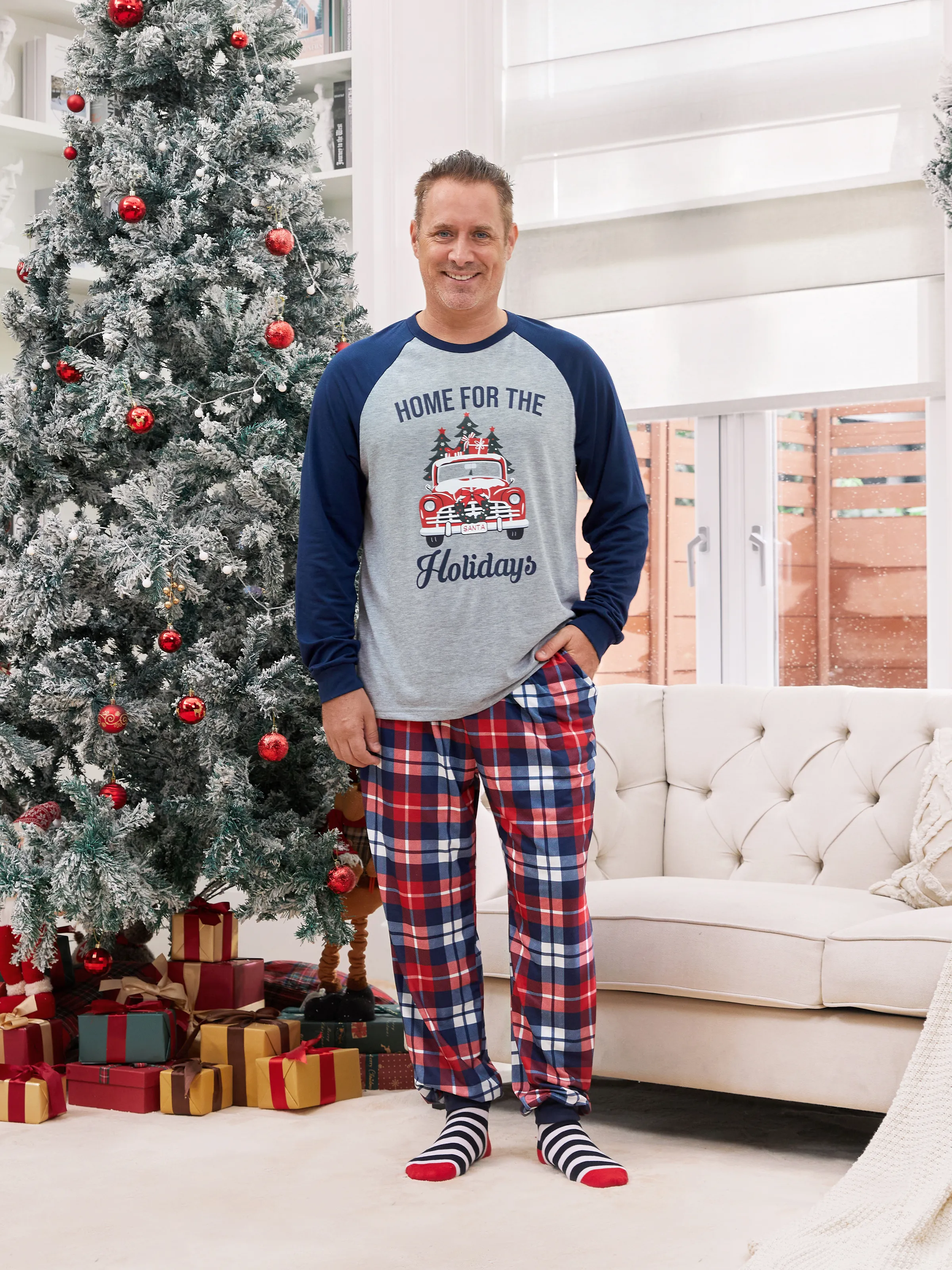 

Christmas Family Raglan Sleeves Christmas Tree Delivery Truck Graphic Plaid Pants Pajamas Sets with Drawstring and Pockets