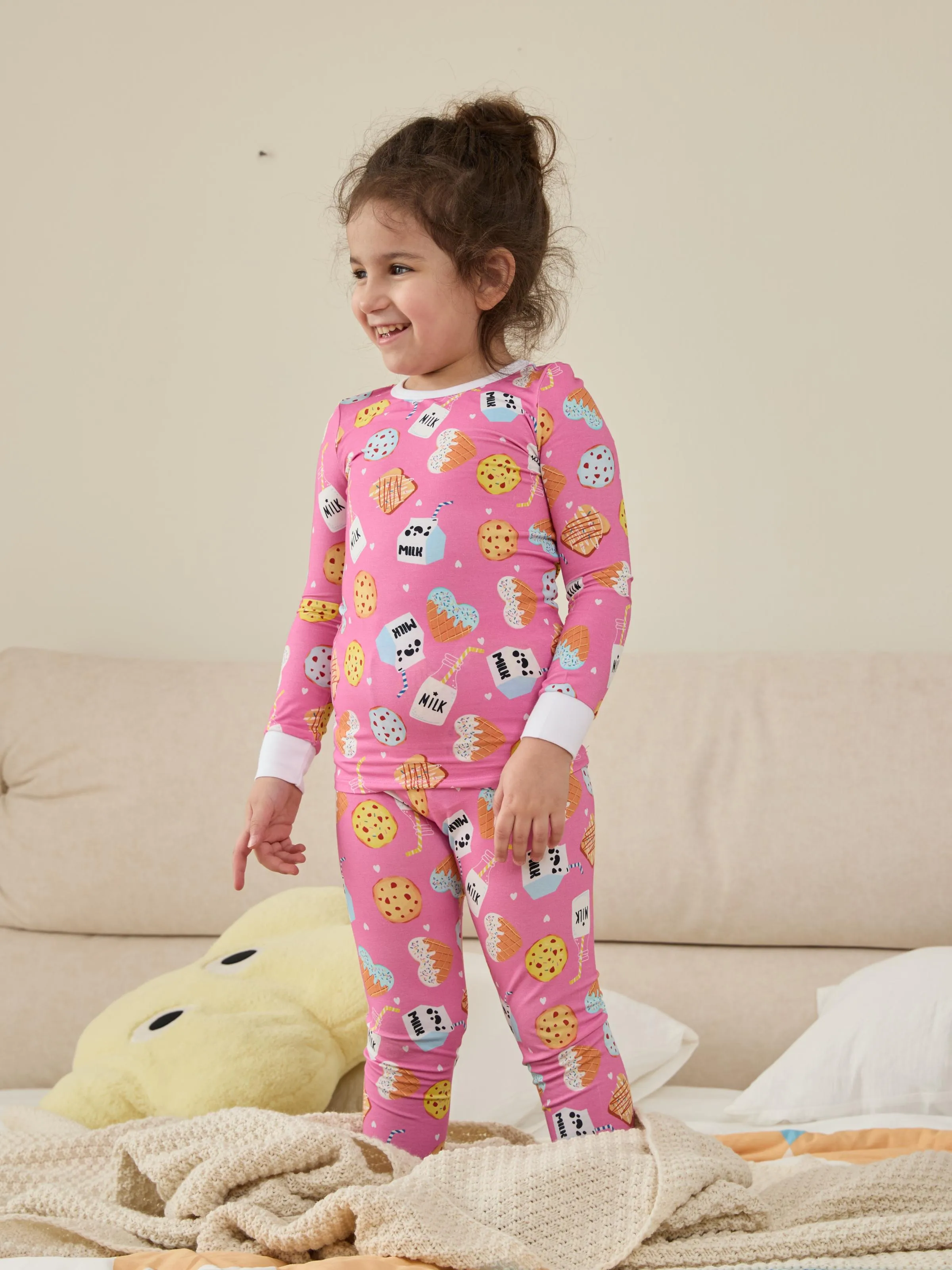 

Bamboo Viscose Baby/Toddler 2-Piece Childlike Animal Print Snug-Fitting Pajamas Set