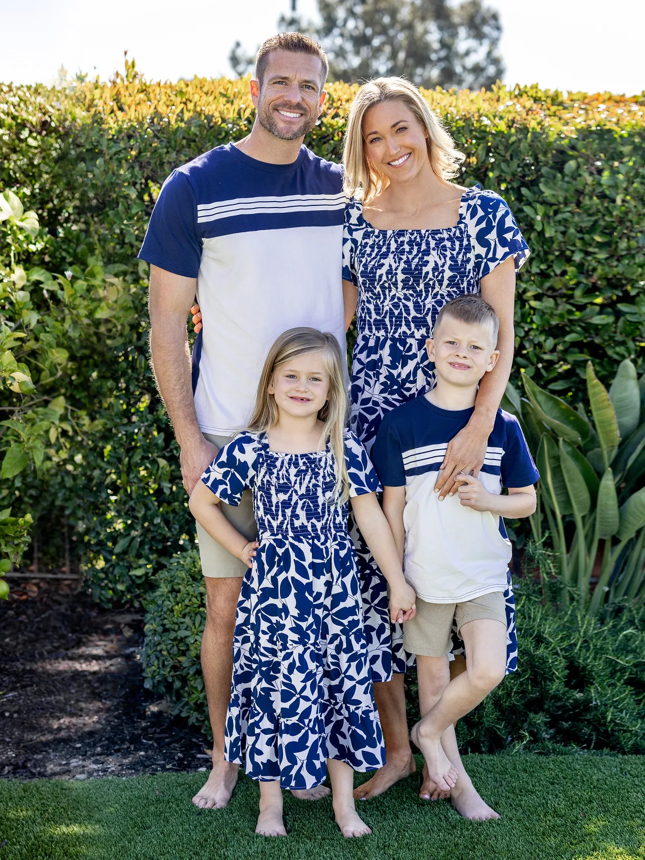 Family Matching Blue Colorblock Tee or Leaf Print Smocking Puff-sleeve Dress Set - Blue - image 1