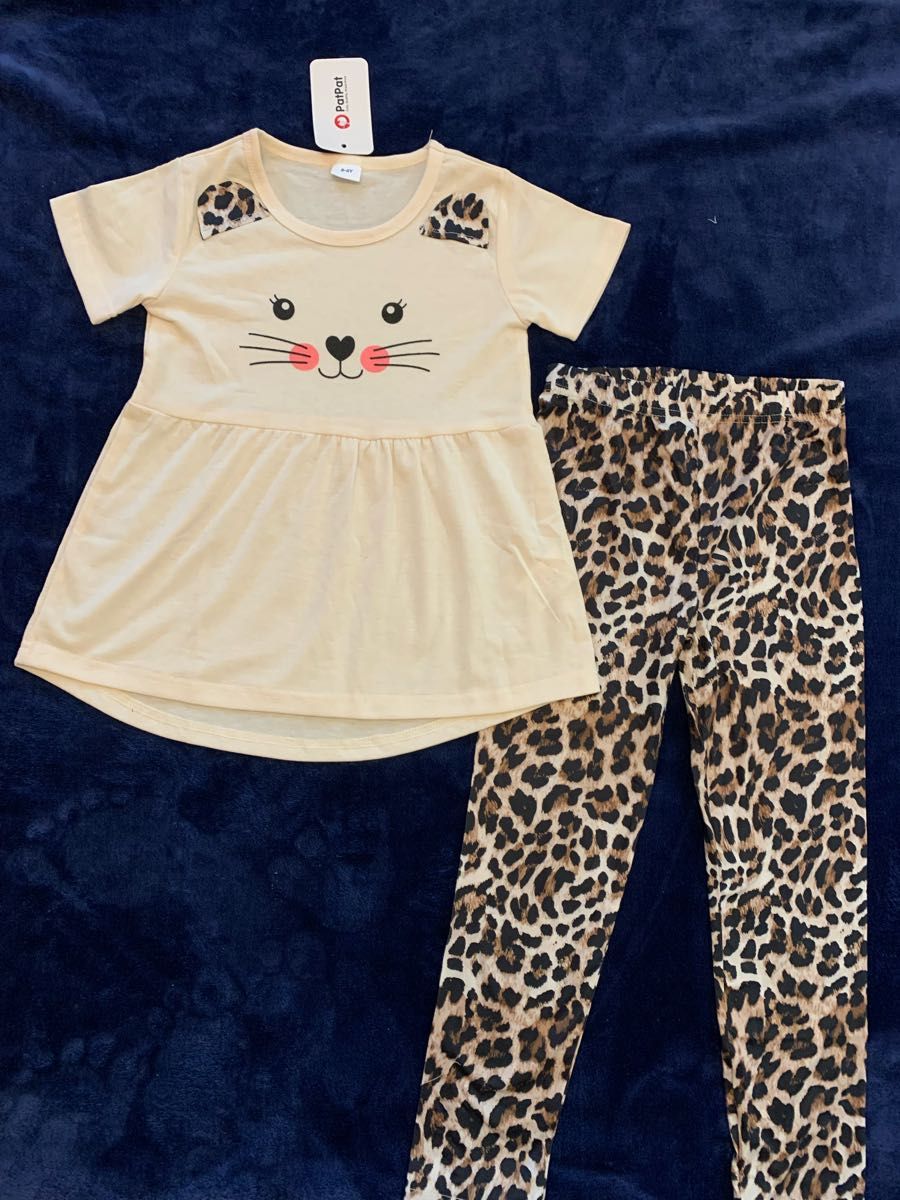 2-piece Toddler Girl Letter Cat Heart Print White Tee and Leopard Print Flared Pants Set